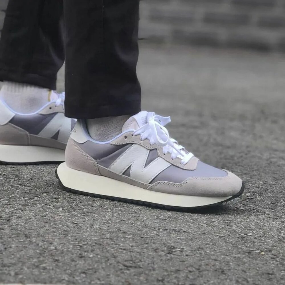 New Balance Tennis Shoes